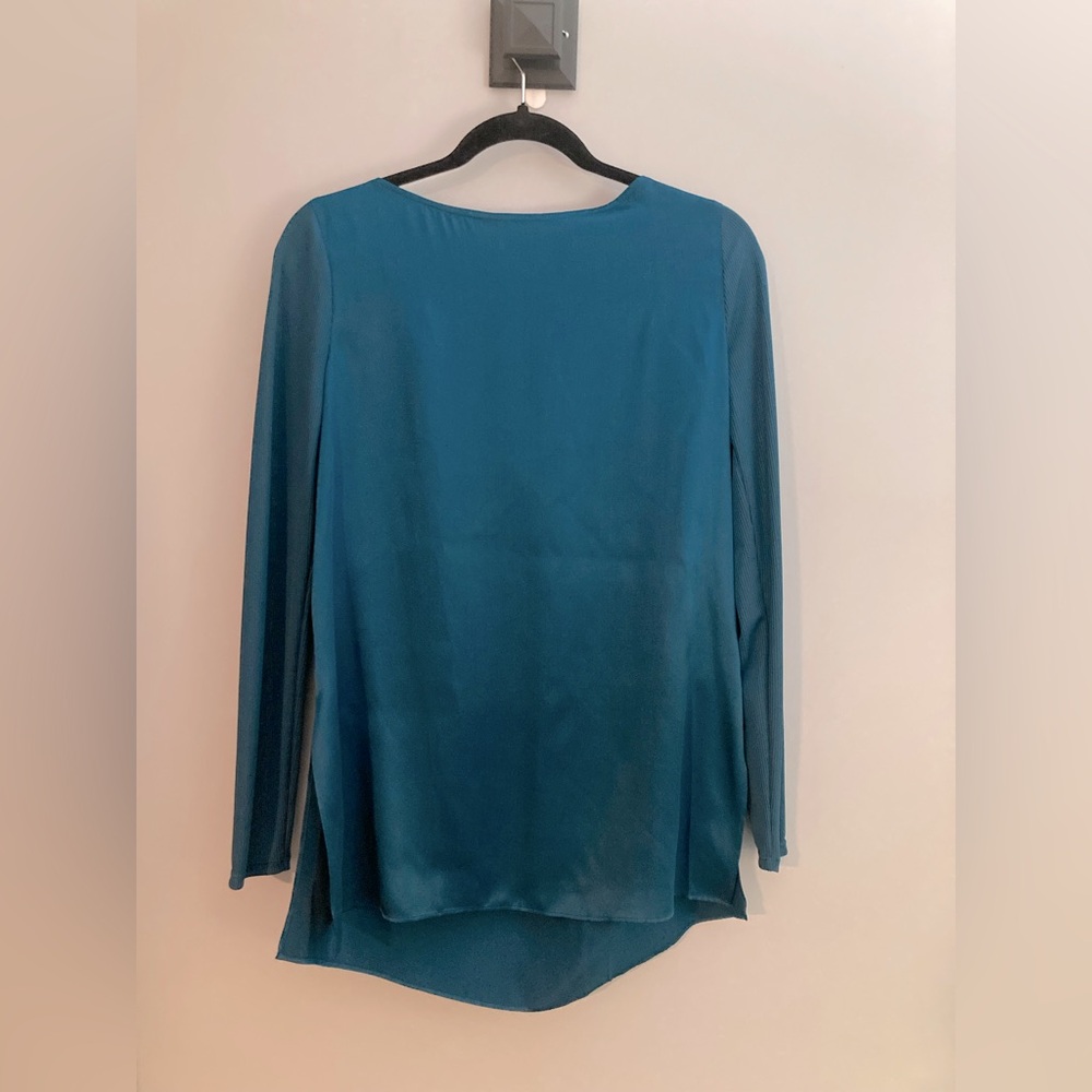 BNWT Club Monaco silk mixed media Chack blouse in teal size small